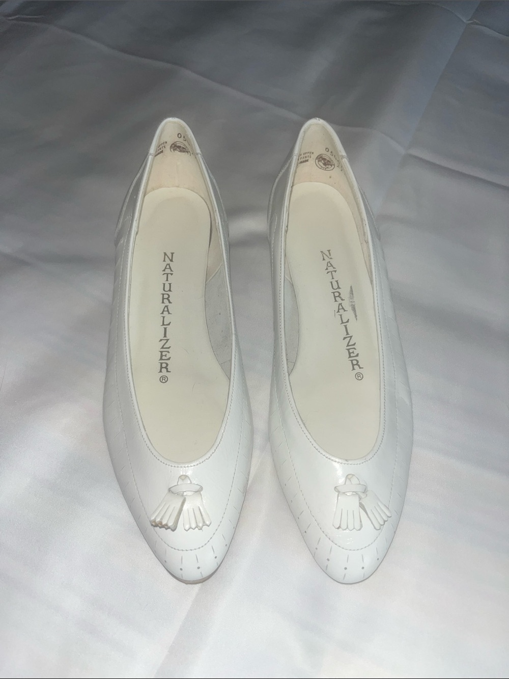 Naturalizer White Leather Pointed Tassel Flats 4 M